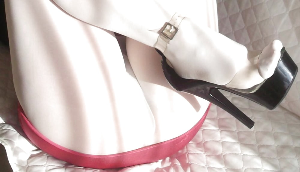 Free wife high heels, stocking, nylon, legs photos