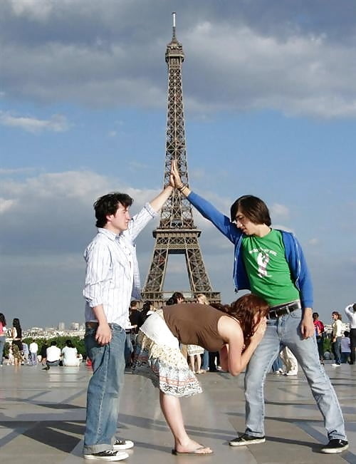 Extreme Public Sex Threesome By The World Famous Landmark Eiffel Tower In Paris