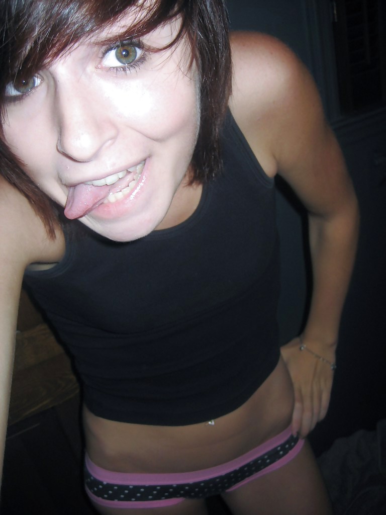 Free cute teen selfshot (non porn) photos