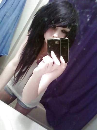 Free EMO Queen Bailey (NonNude) photos