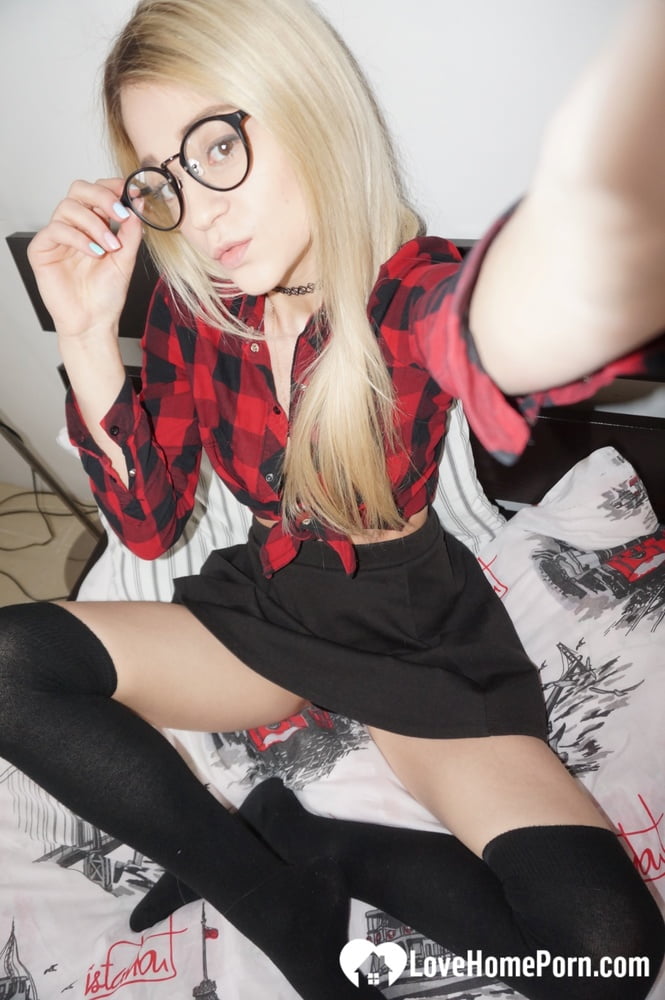 Naughty nerdy schoolgirl strips off her uniform - 19 Pics 