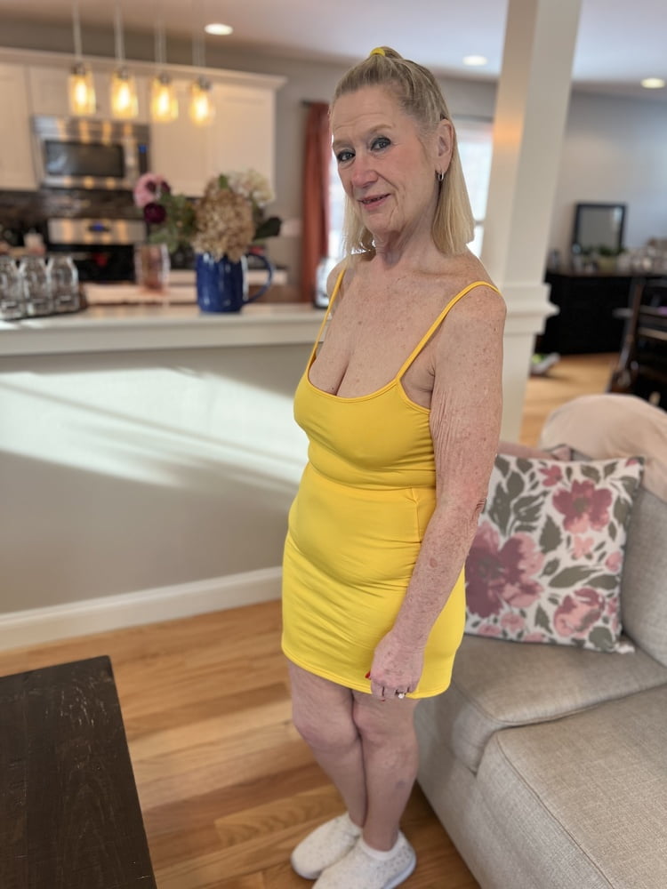 65 Year Old Stepmom Danielle Dubonnet In Yellow Skirt 5 Pics Xhamster 