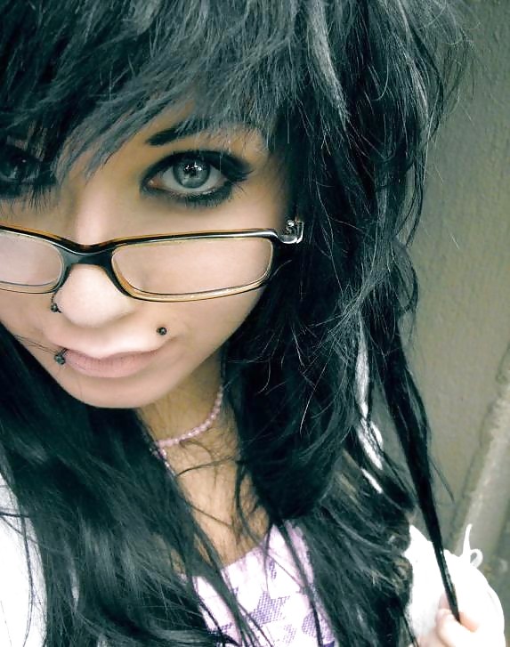 Free Emo Girls photos