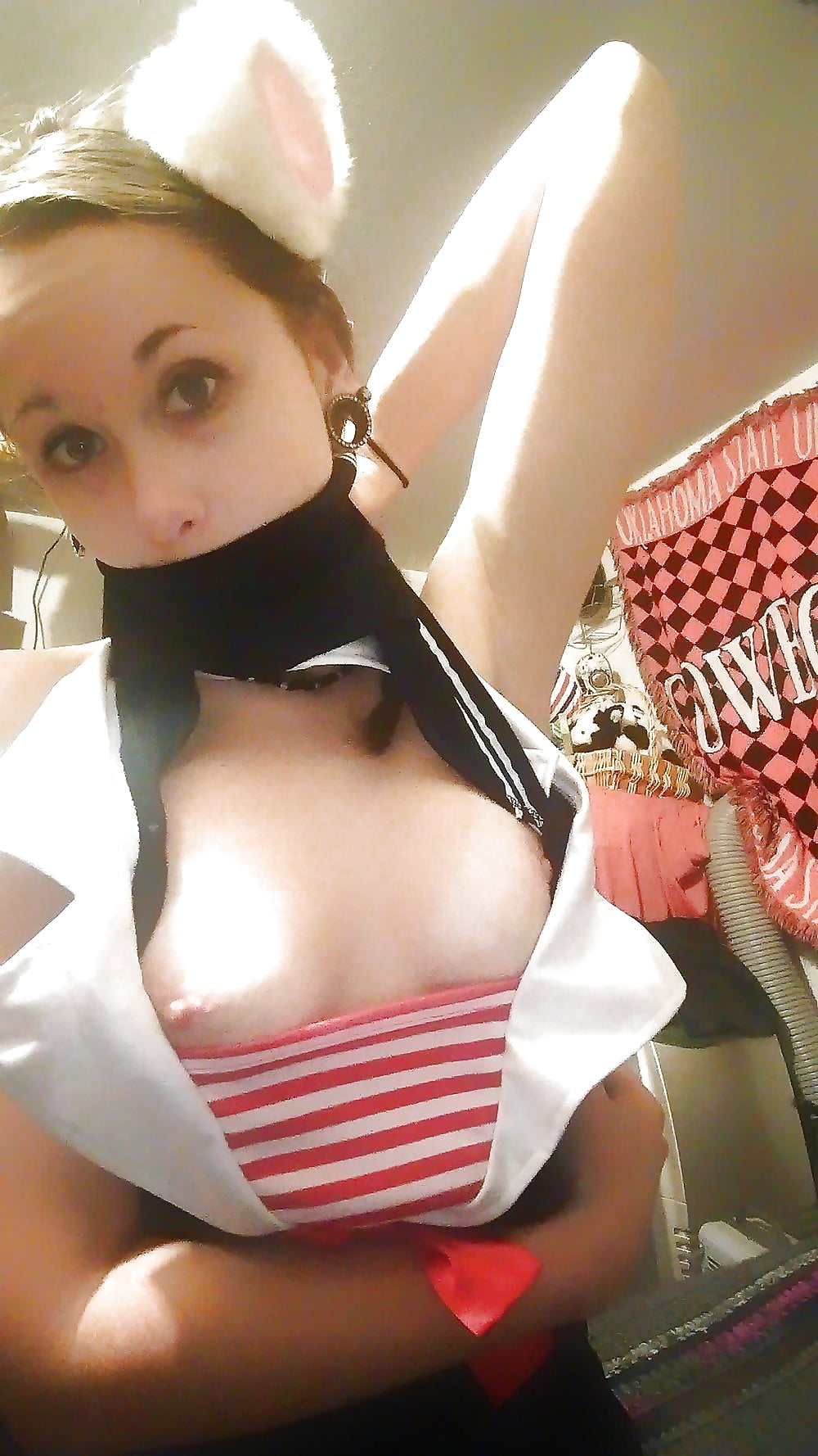 Free Selfshot Emo Teen Slut photos