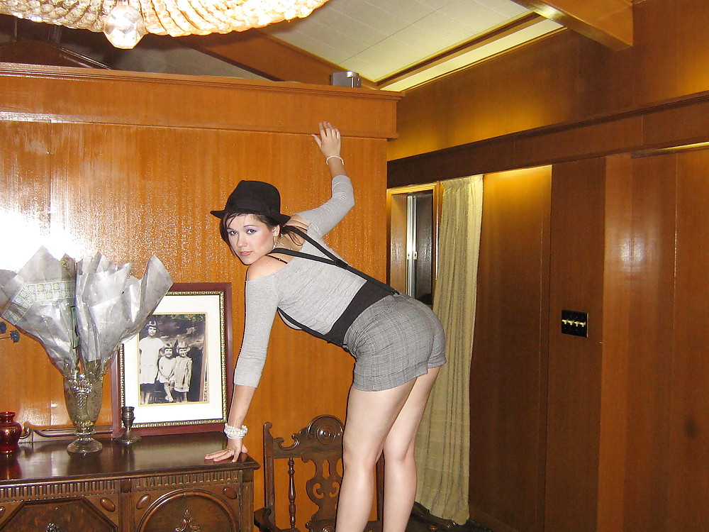 Free MELANIE STRIPPED photos