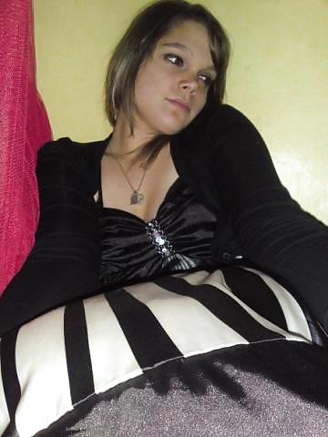 Free une cousine !! lachez vos coms !! photos