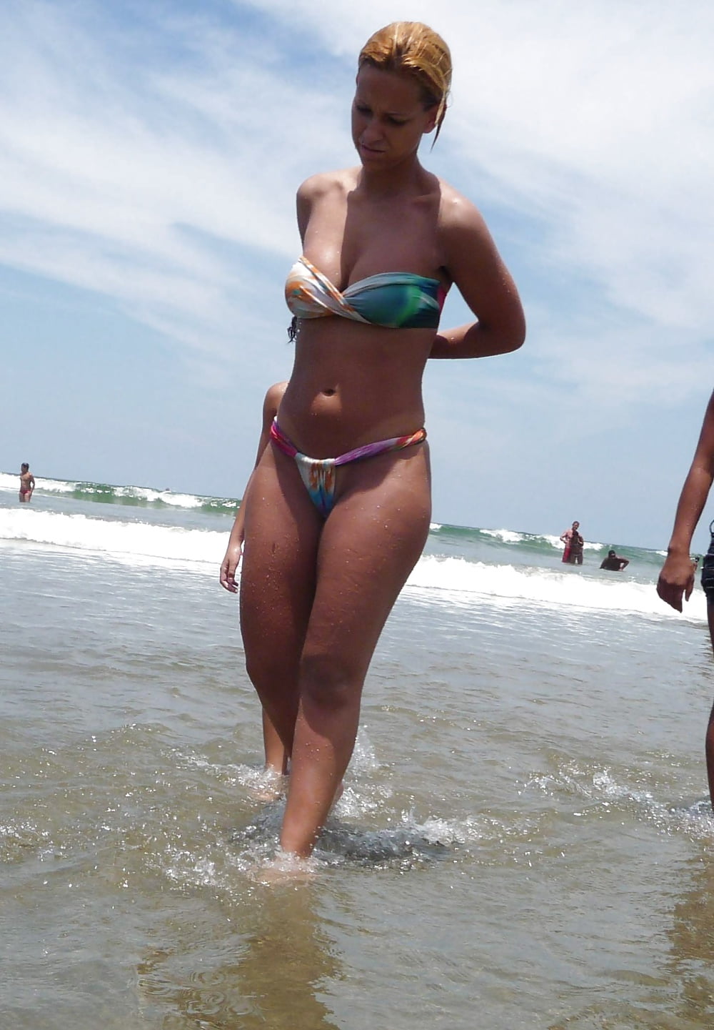 Free brazil milf candid beach photos