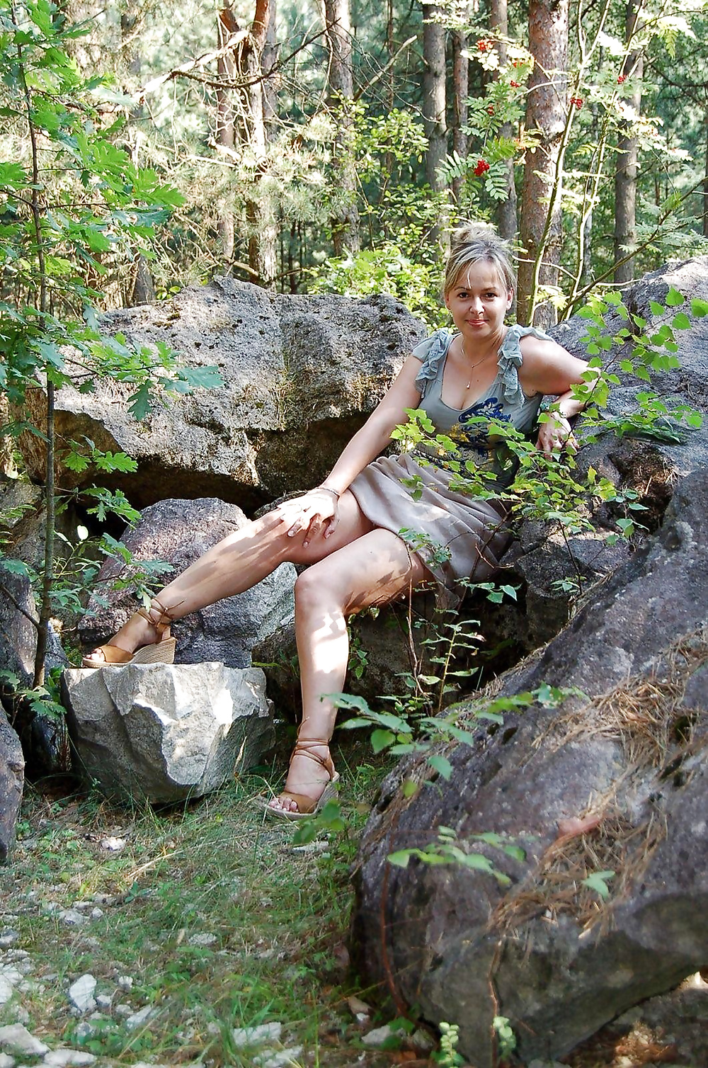 Free beautiful sexy and homely milf mom strip in forest photos
