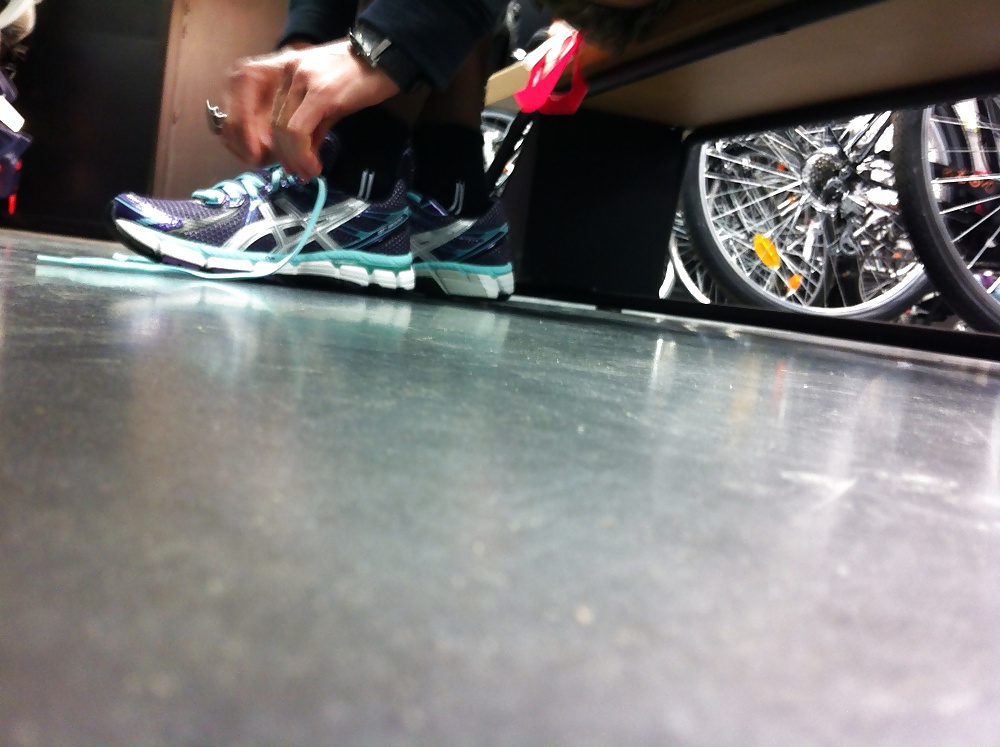 Free voyeur stocking joggeuse photos