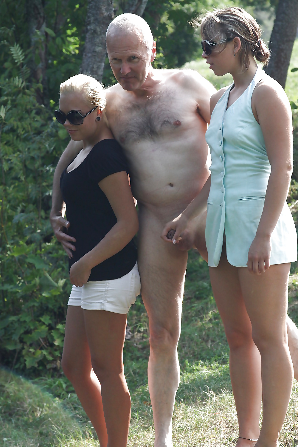 Free Adult Nudist Group Voyeur photos