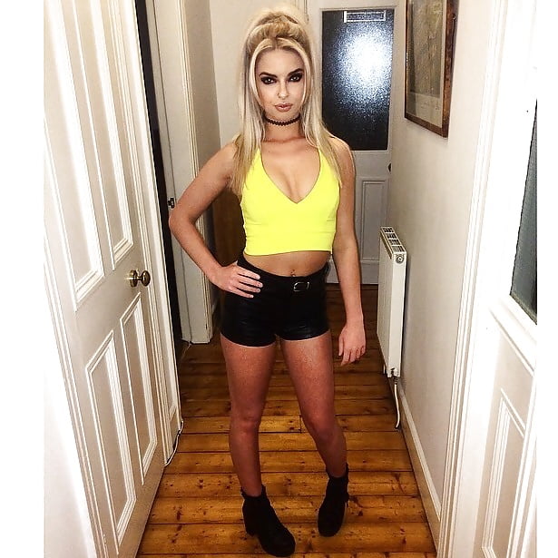 Free Amateur Chavs, Teens, Bimbos, Milfs, Sluts, Slags photos