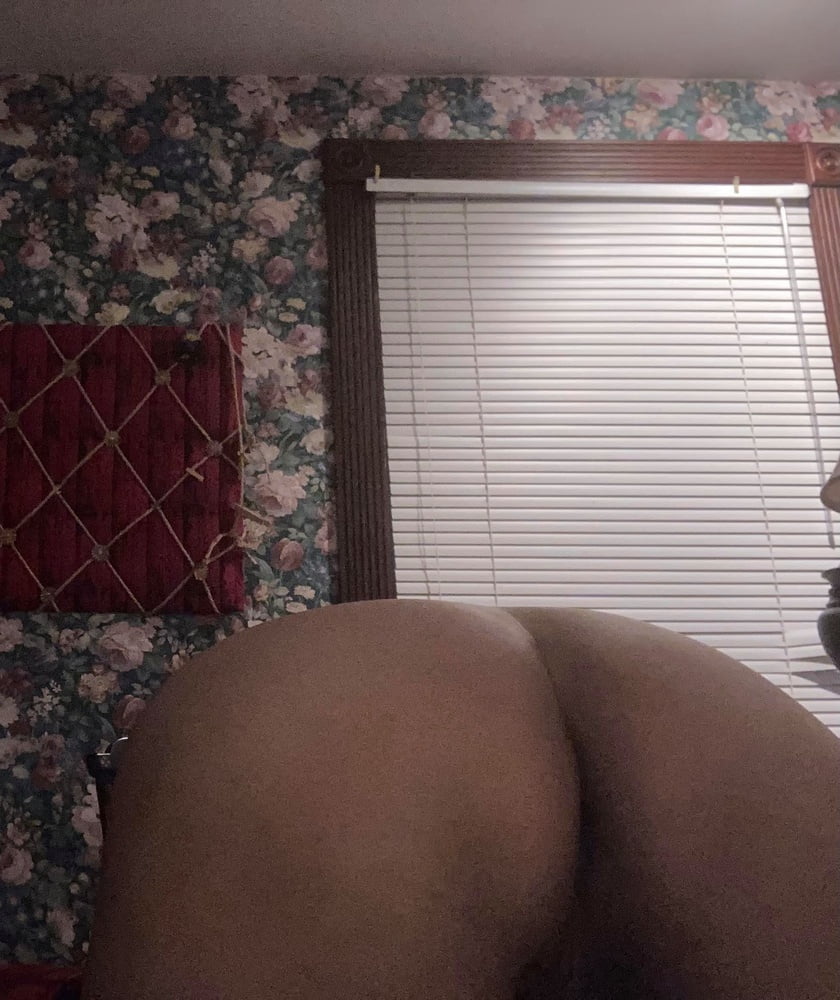 My ass is ready for fat cocks only. - 12 Pics 