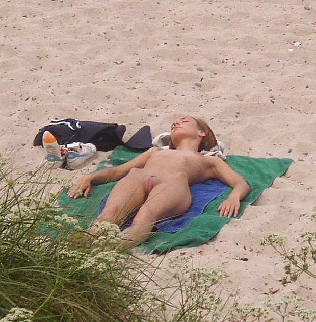 Free Tanning Tits photos