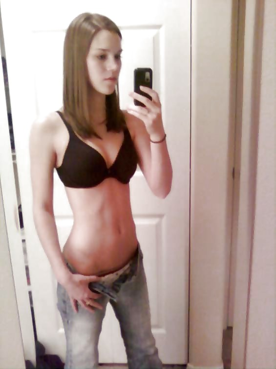 Free tiny girl selfshot photos