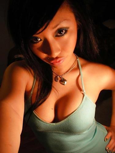 Free Sexy Asian Babes photos