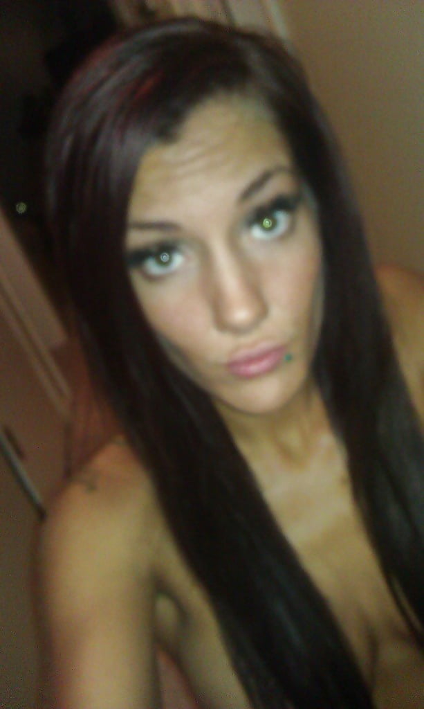 Free Round ass on teen slut photos