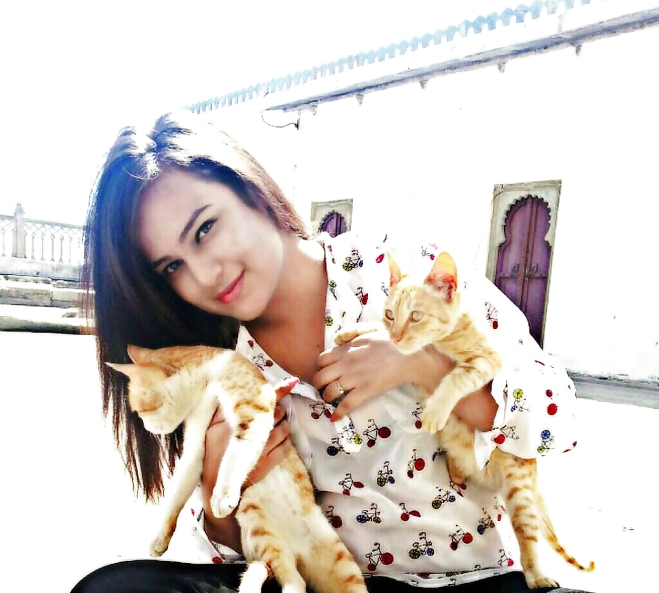 Free VERY HOT INDIAN TEENS photos