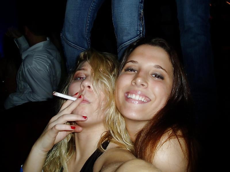 Free 400 Beautiful Smoking Hotties Angels photos