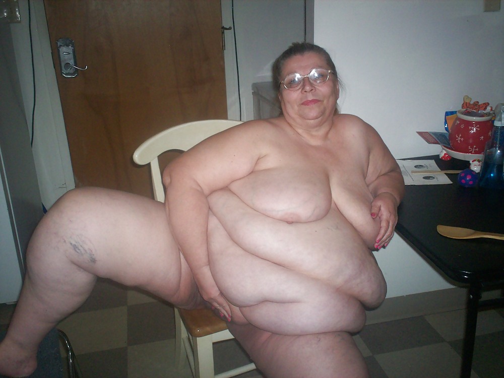 Free me playing in the kitchen pt 3 photos