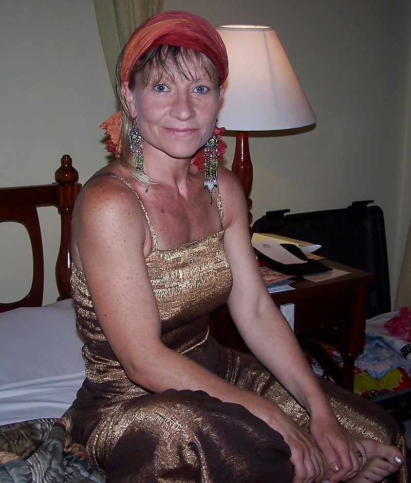 Free Mature milf in casual life photos