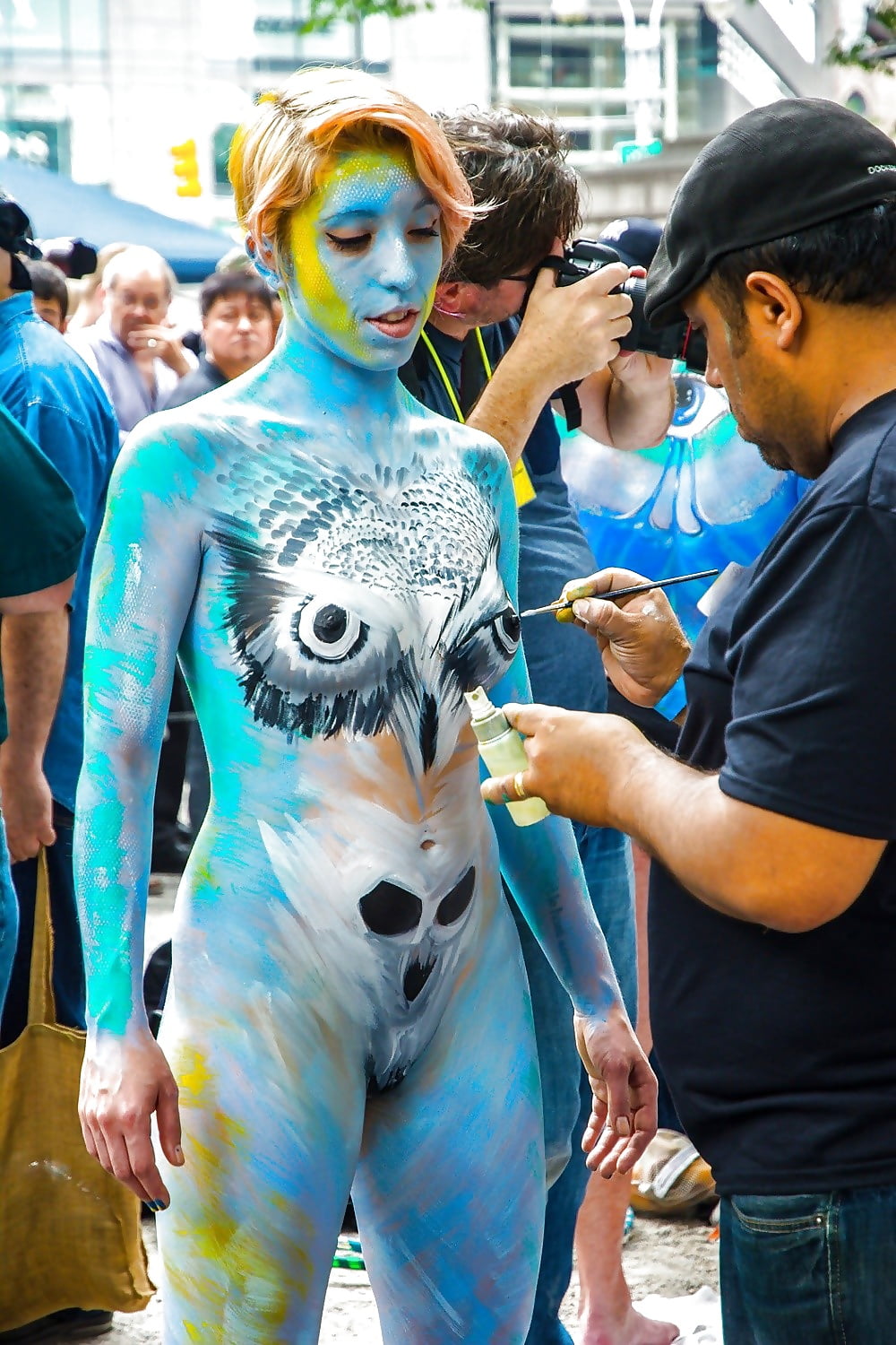 Nude body painting in pictures