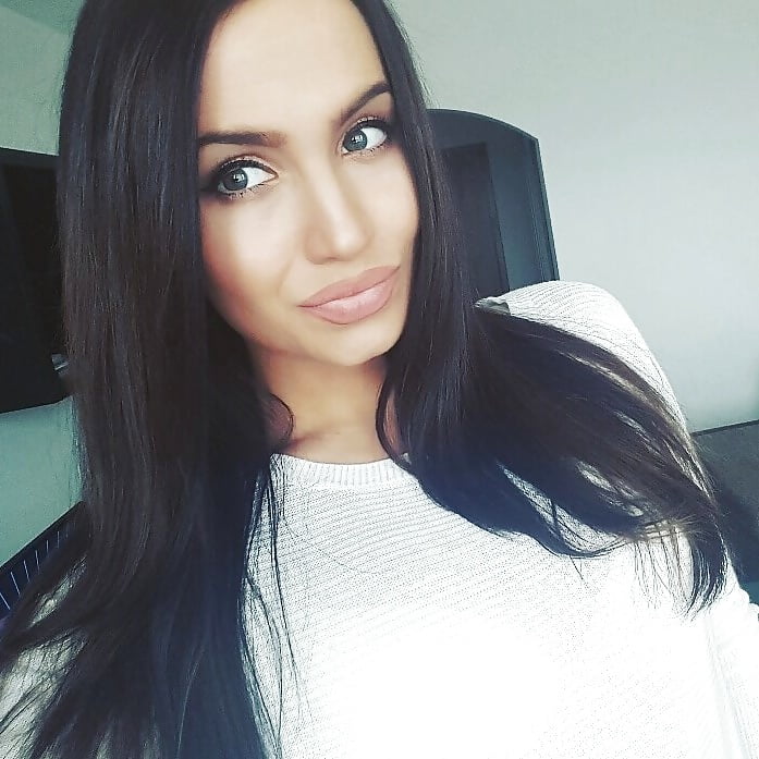 Free Wank, tribute bank photos