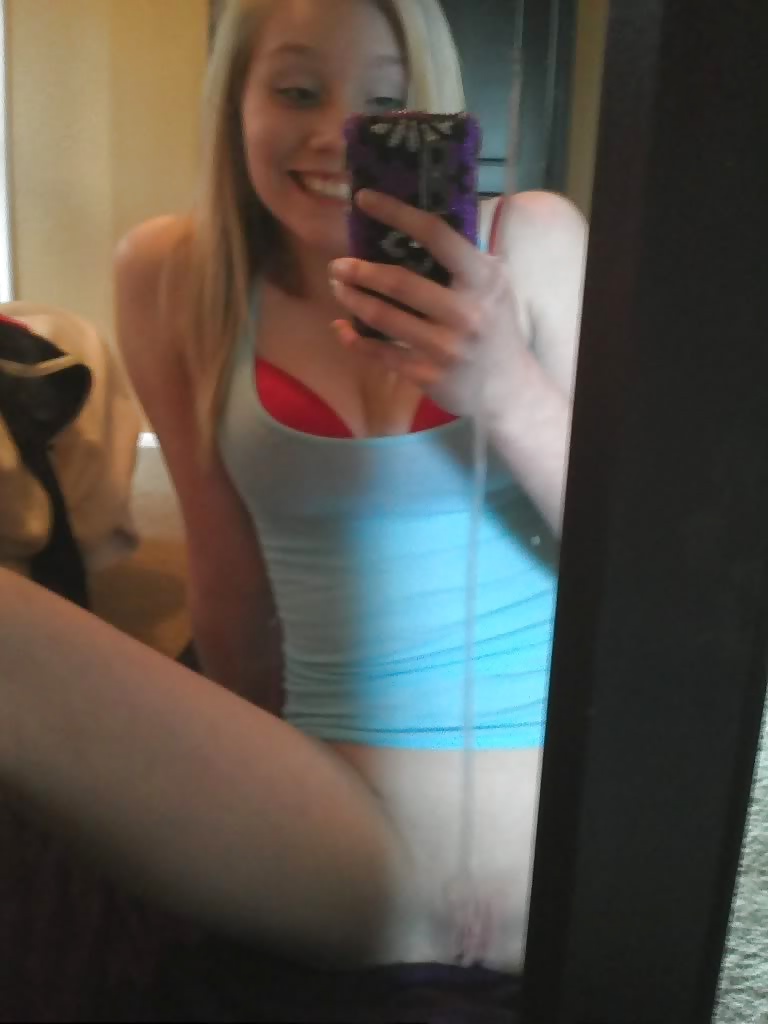 Free Cute Skinny Silly Blonde Selfshot photos