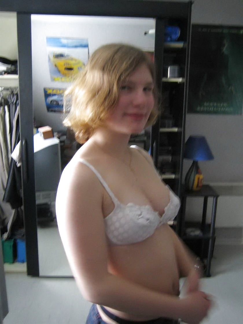 Free Young Slut with Small Tits photos