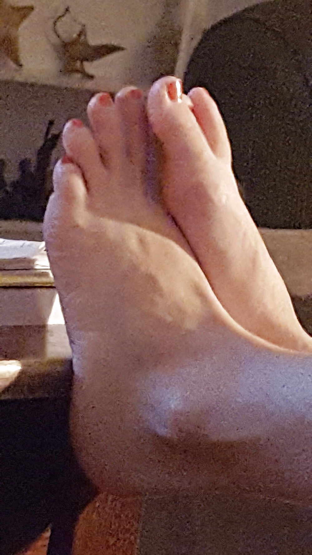 Free Sexy wife feet photos