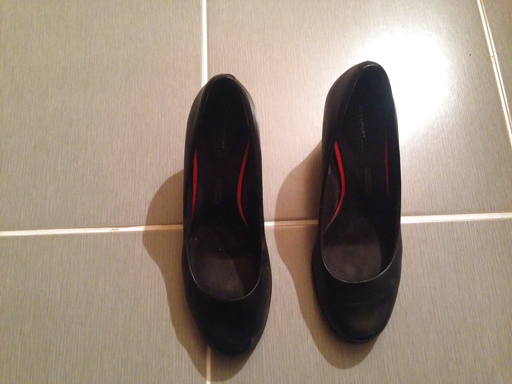 Free My friend's beautiful wife's sexy shoe collection. photos