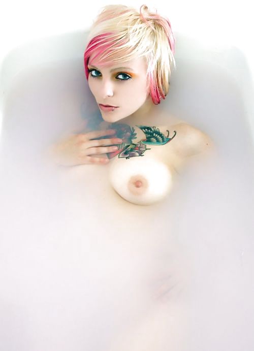 Free Erotic Bathtub Babes - Session 4 photos