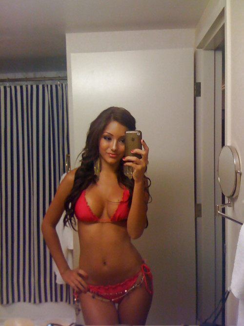 Free Teen Facebook Selfshots - Real Amatuers photos