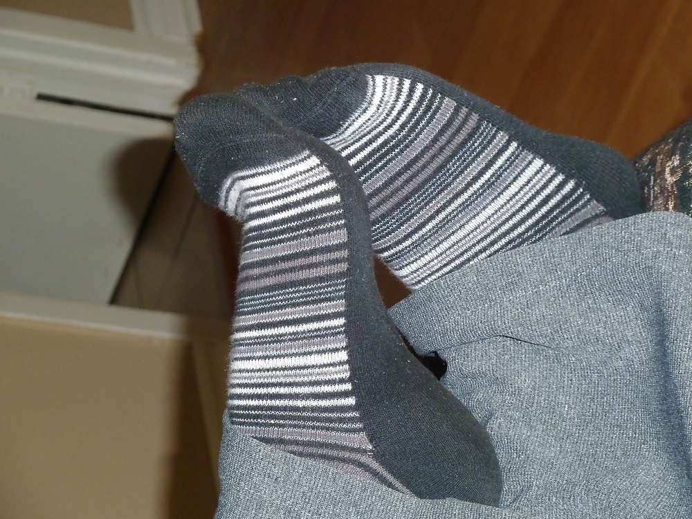 Free babysitter stinky socks (4days) photos