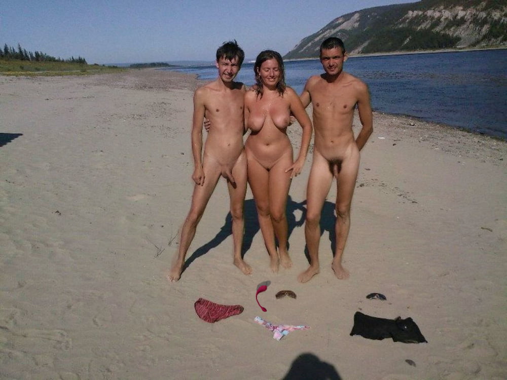 Free Nudist family (pig) photos