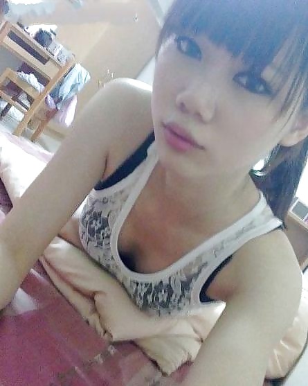 Free Asian girlfriend exposed photos