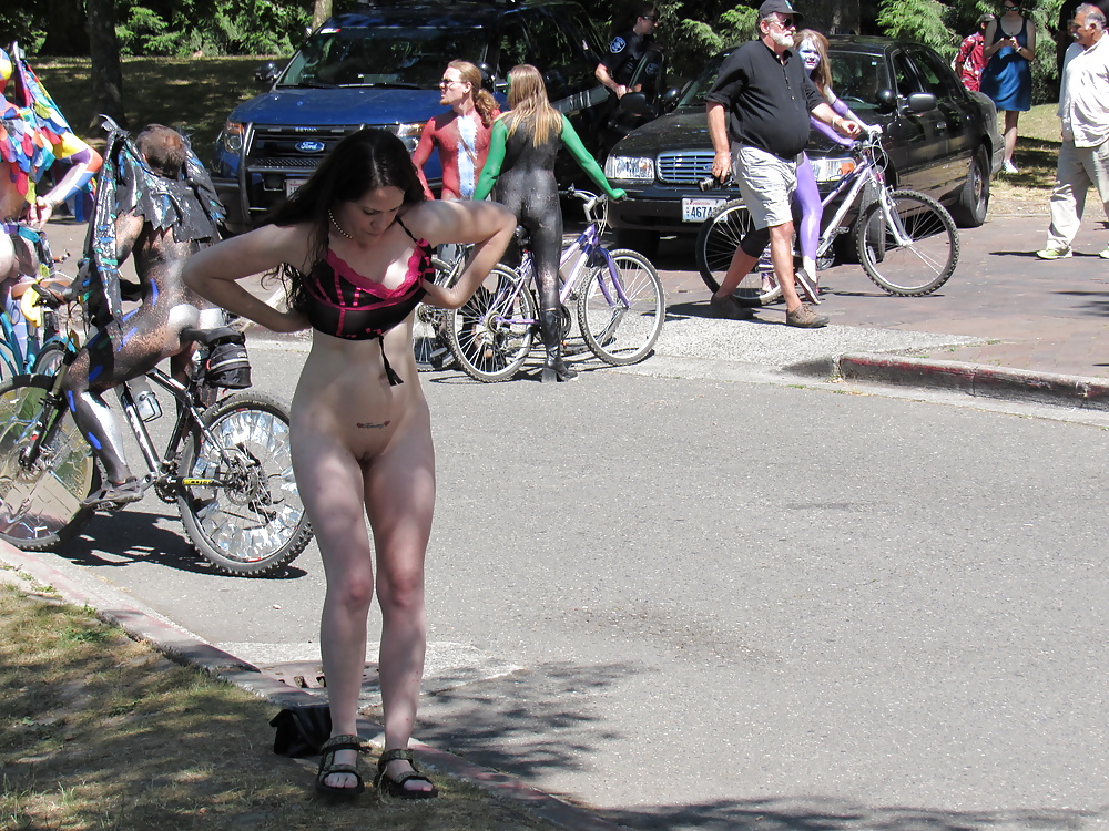 Free oohlalaXXX NIP Fremont Parade Seattle, Washington USA photos