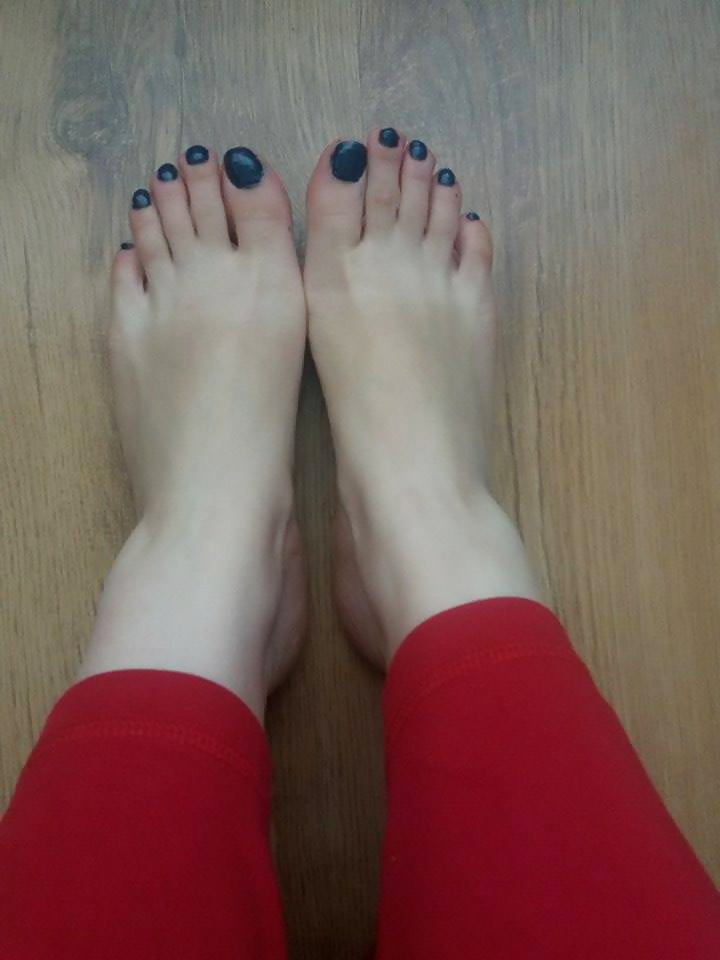 Free My Bulgarian Girlfriend FEET ! photos