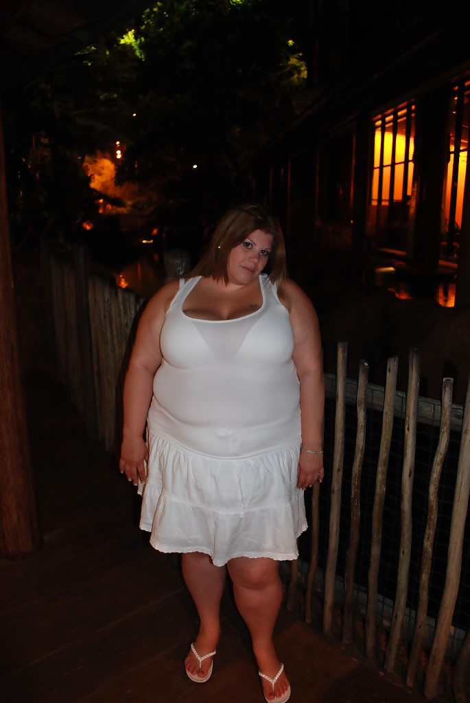 Free SSBBW clothed & public 4 photos