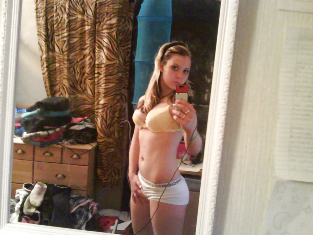 Free Teen Selfshots photos