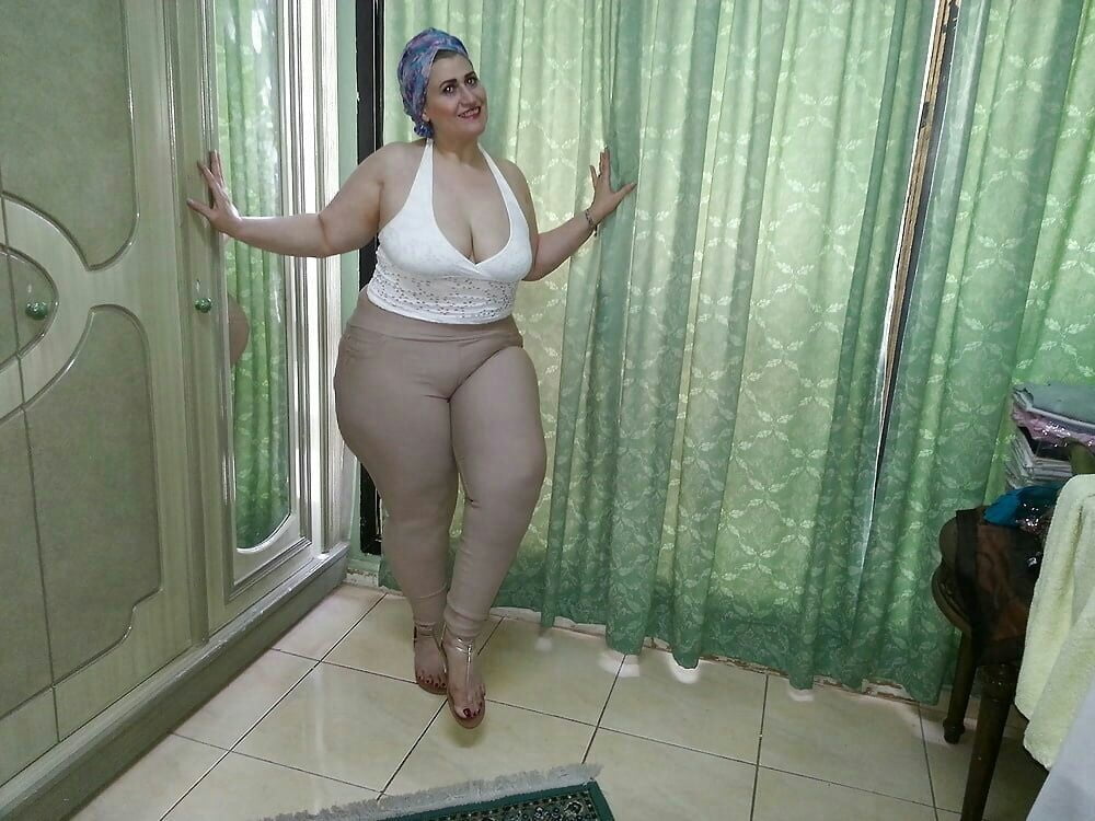 Amateur Porn of arab bbw huge ass big tits wide hips super thick part Sex G...