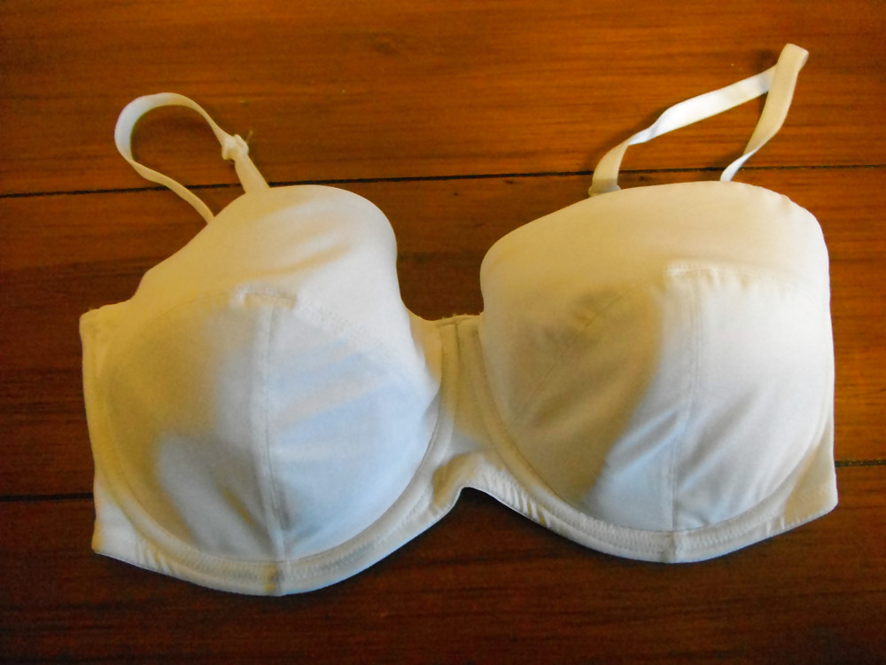 Free Used D cup bras photos