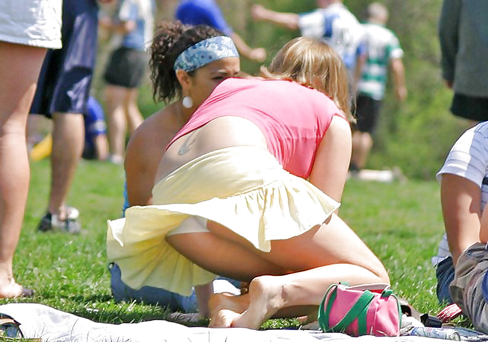 Free Candid young slut : upskirt II photos