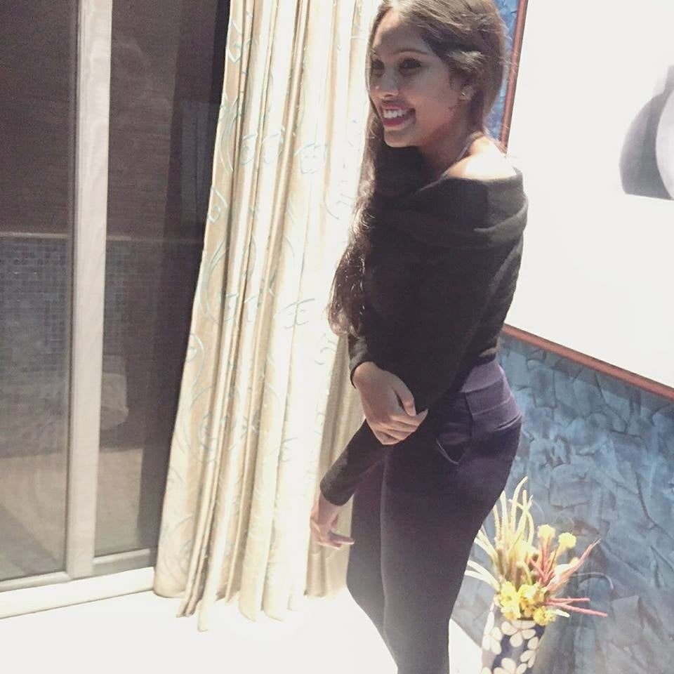 Free Hot Indian Babe Sexy Thighs photos