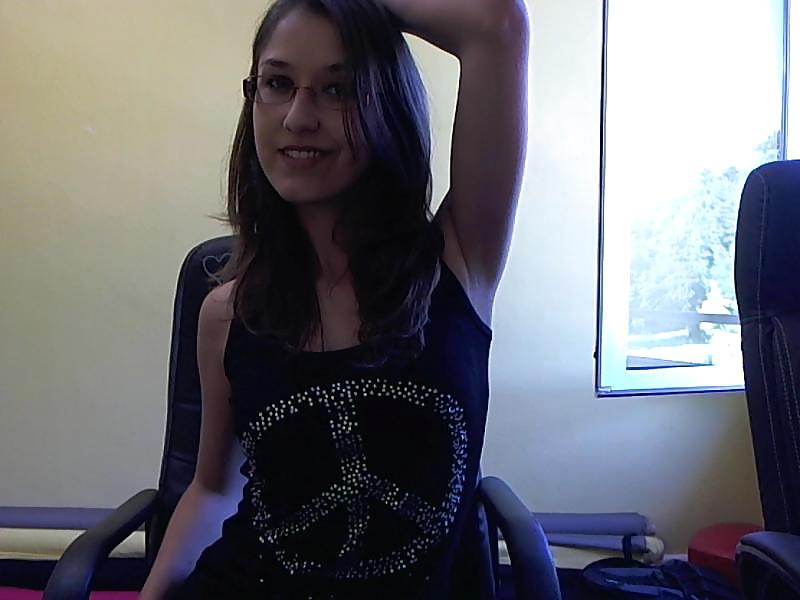 Free A naughty french webcamgirl photos