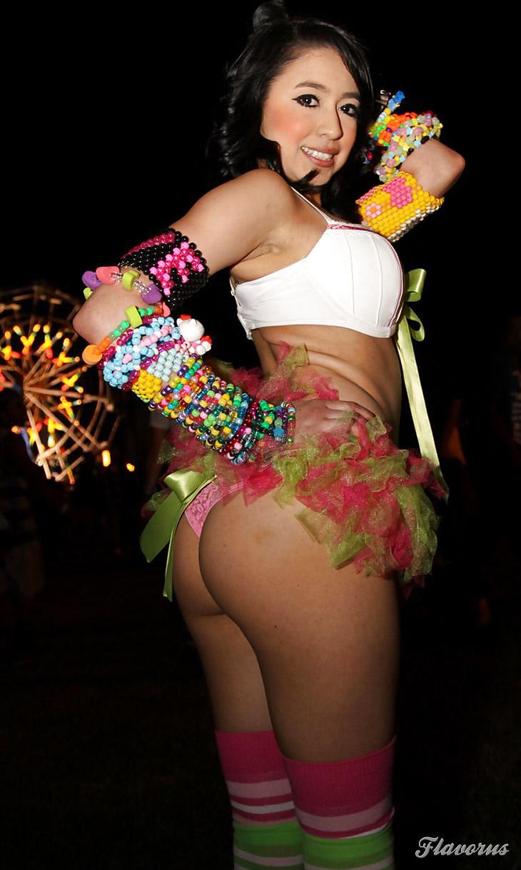 Free Sexy Raver Sluts photos