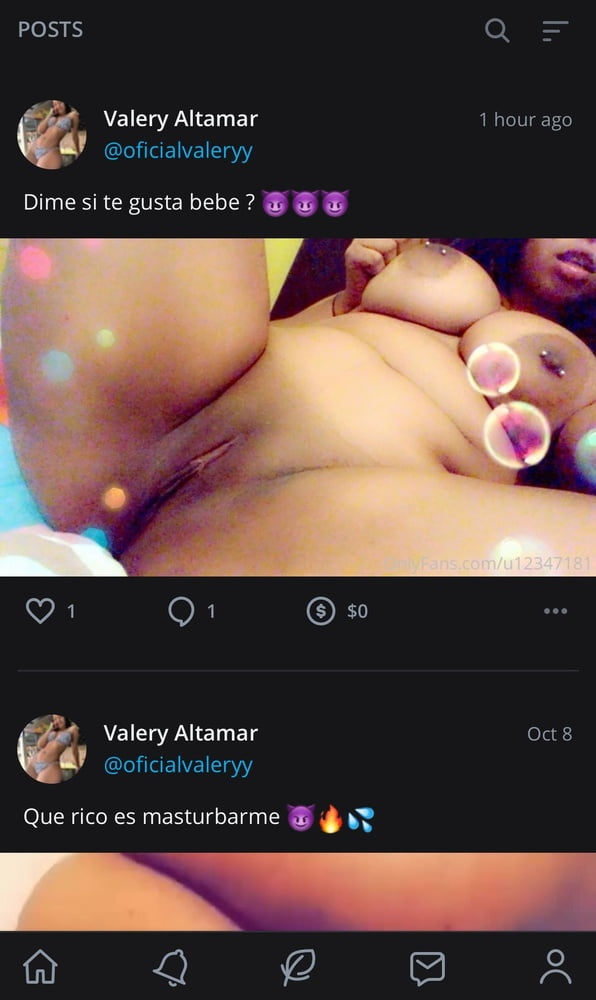 Valery Altamar nua em um pack de fotos eróticas e amadoras. 