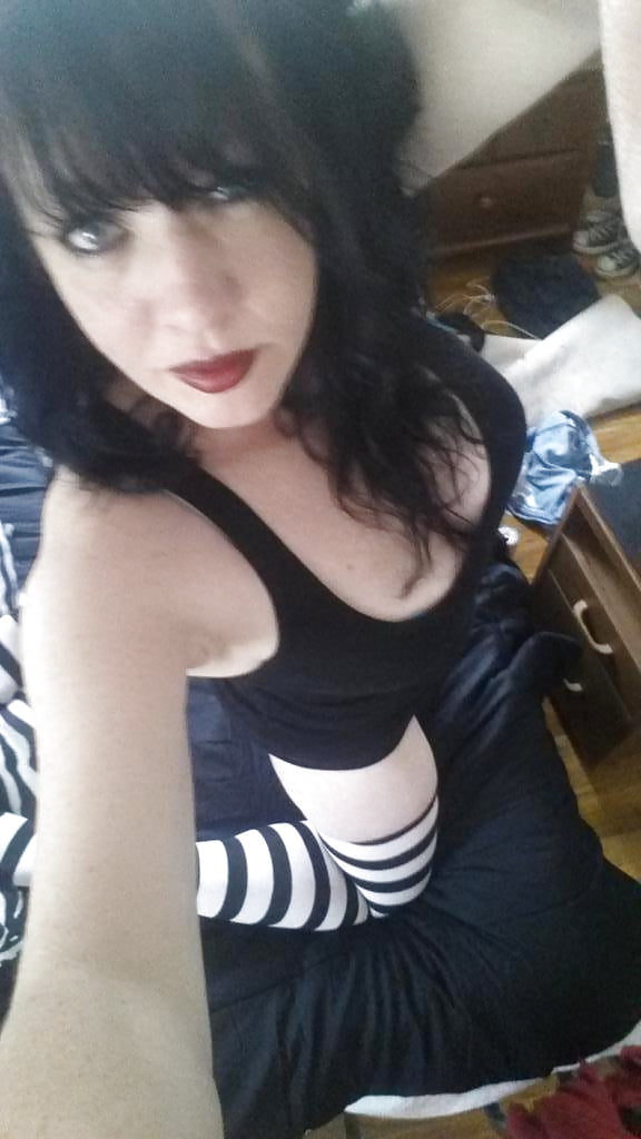 Free Random Hotties Female photos