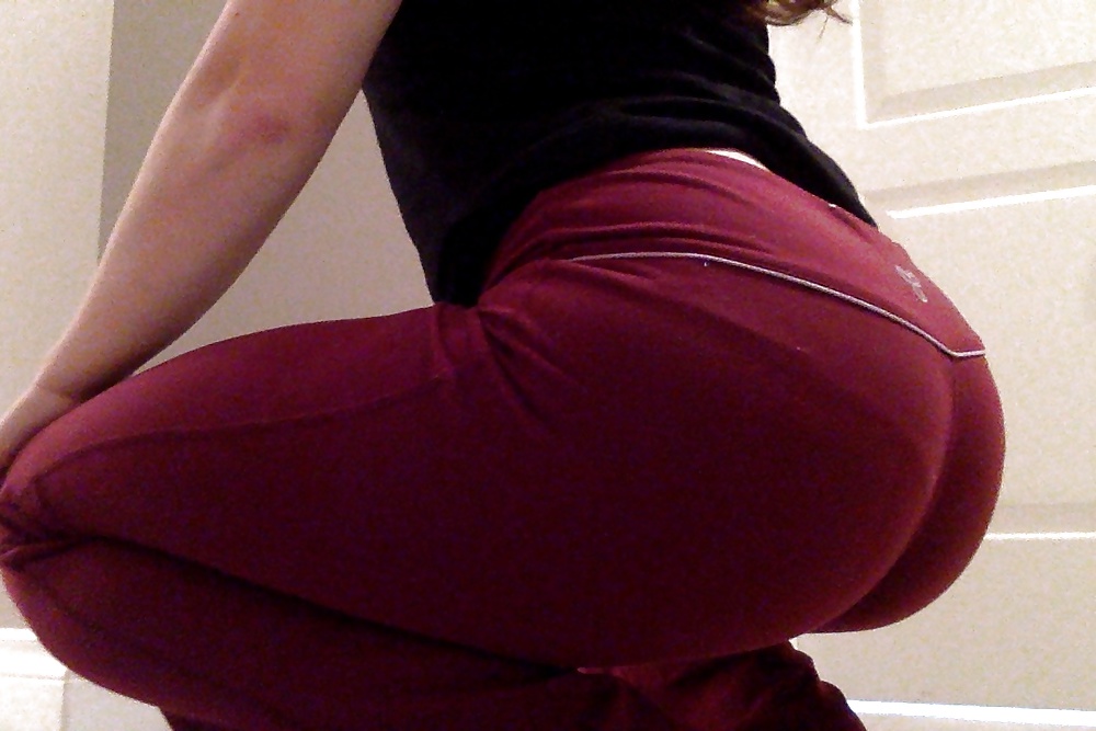 Free Yoga pants 17 photos