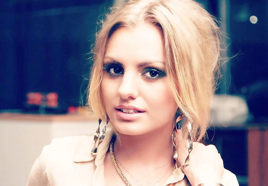 Alexandra stan фото