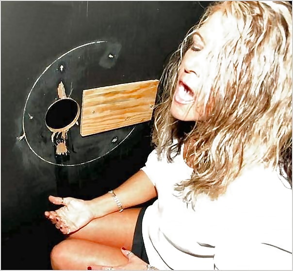 Free Gloryhole For Horny Mom photos